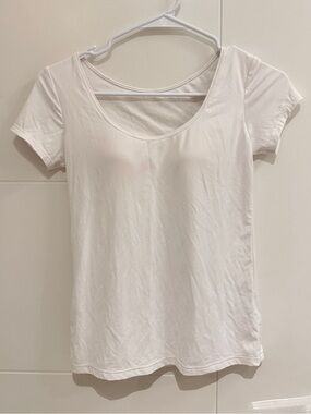 Classic Women's Scoop Neck T-Shirt With Built-in Padding - White